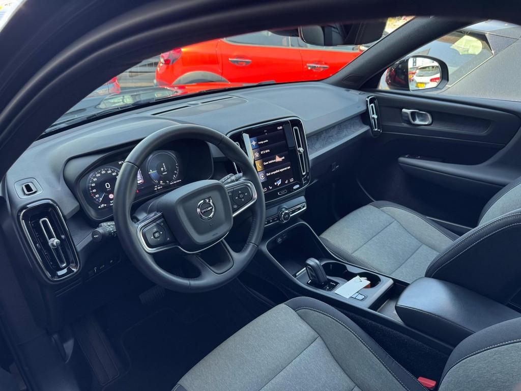 Volvo XC40 1.5 T4 Recharge R-Design Expression NL AUTO | CAM, Stof, Zwart, Bedrijf, Hybride Elektrisch/Benzine