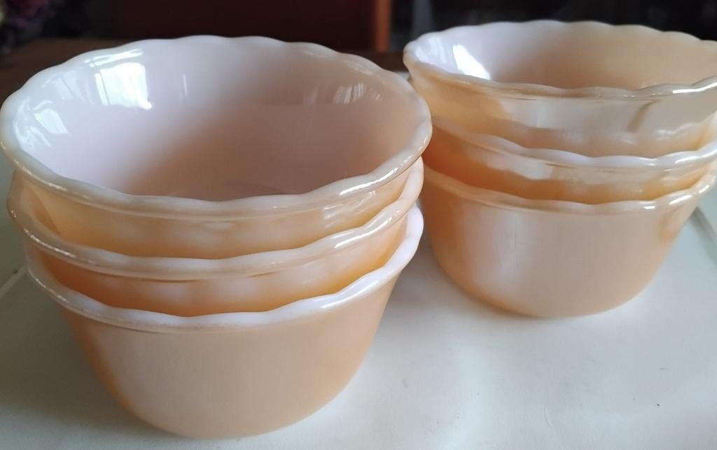 Fire King ramekins zijn gemaakt van peach lusterware glas, Ophalen of Verzenden