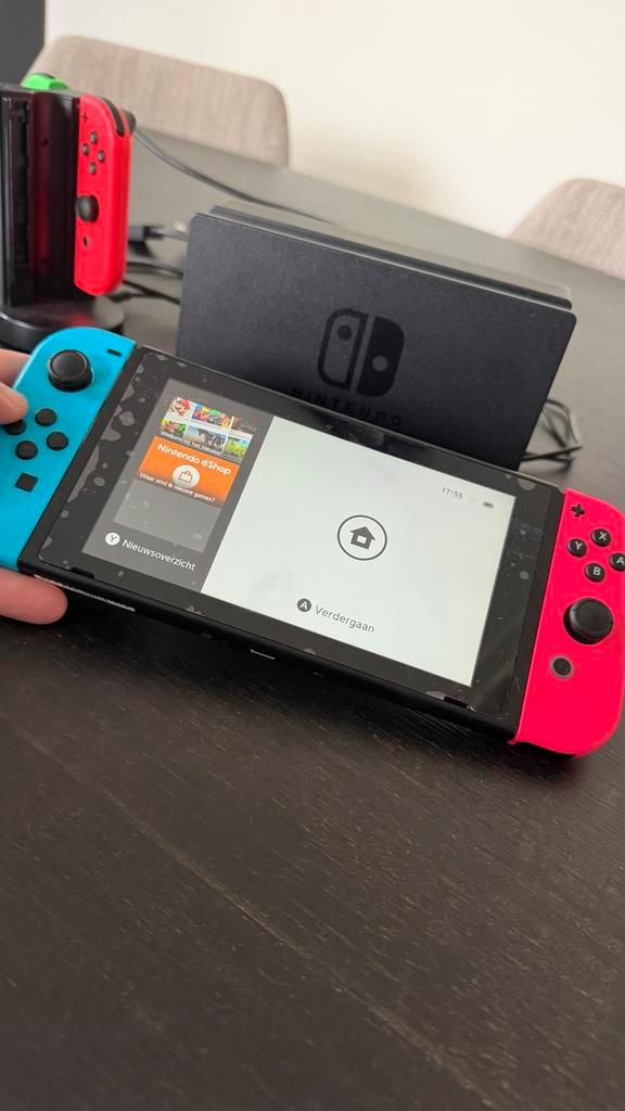 Nintendo Switch met 4 Joy-Cons en Super Mario Party, Spelcomputers en Games, Spelcomputers | Nintendo Switch, Gebruikt, Switch Original