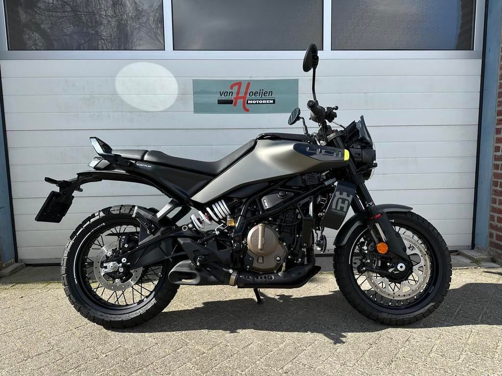 Husqvarna HUSQVARNA SVARTPILEN 401 (bj 2025), Motoren, LED Verlichting, Bedrijf, Sport, 399 cc