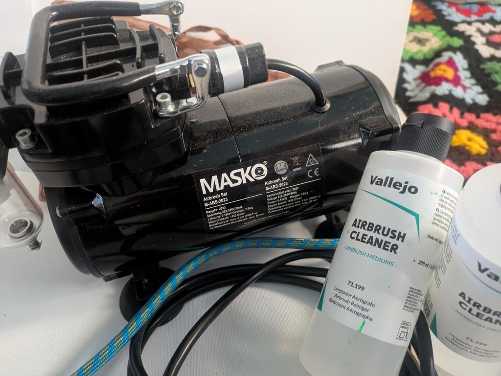 Complete Airbrush Set - Masko Compressor & Verf, Hobby en Vrije tijd, Ophalen of Verzenden, Zo goed als nieuw, Airbrush en Toebehoren