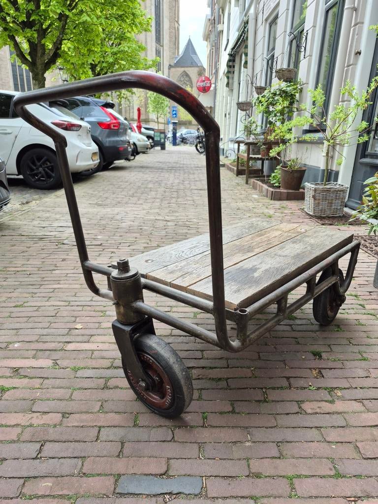 Te koop zwaar industrieële transportkar, Ophalen