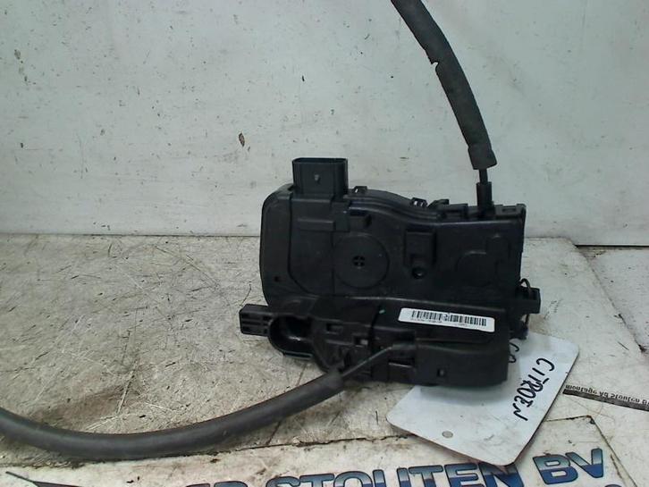 Portierslot Rechts Voor Kia Sportage (SL) 2011 813203U010, Auto-onderdelen, Carrosserie en Plaatwerk, Kia, Gebruikt