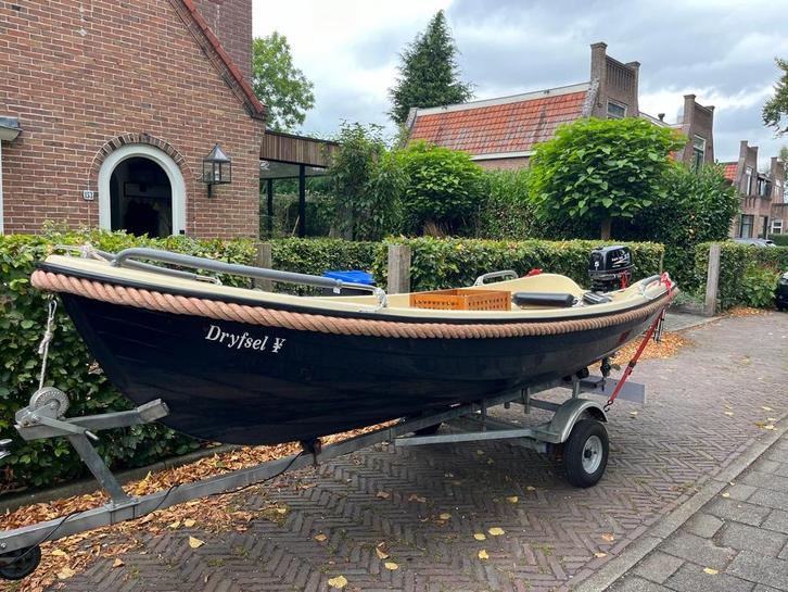Corsiva 430 sloep met afdekzeil en trailer, Watersport en Boten, Sloepen, Gebruikt, Tot 10 pk, 3 tot 6 meter, Buitenboordmotor