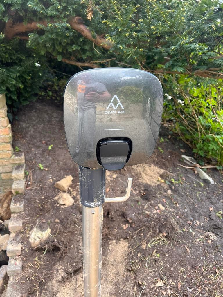 Charge Amps Luna inclusief paal, Ophalen of Verzenden, Zo goed als nieuw, Laadpaal