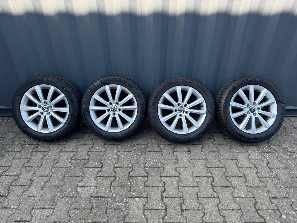 Passat GTE 17” originele onbeschadigde winterset!, Auto-onderdelen, Ophalen, 215 mm, Banden en Velgen, 17 inch