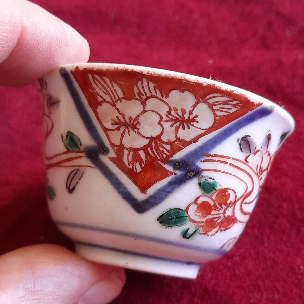 Antiek Imari Kommetje Porselein, Verzenden