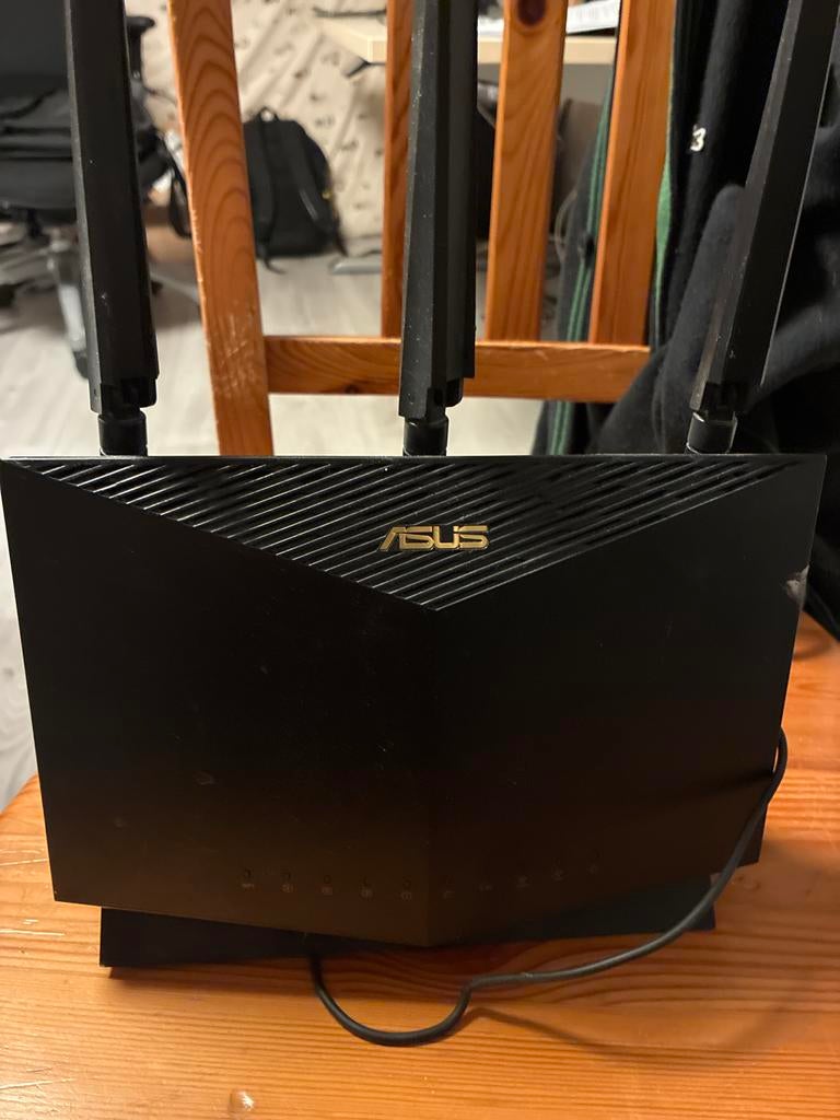 ASUS RT-AX86U AX5700 Dual Band WiFi 6 Gaming Router, Computers en Software, Routers en Modems, Ophalen of Verzenden, Gebruikt