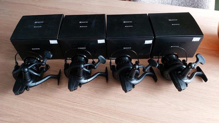 4 X NIEUWE Sonik xtraktor black 5000 met 30% Korting, Watersport en Boten, Hengelsport | Algemeen, Nieuw, Molen, Ophalen of Verzenden