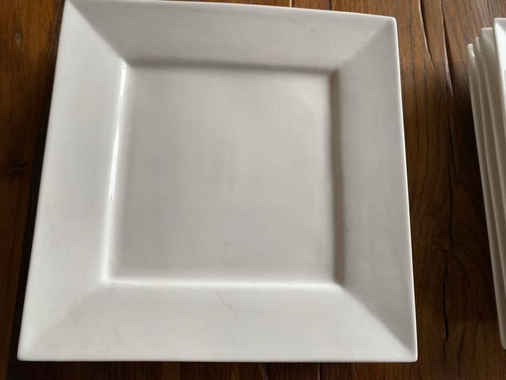 Xenos Borden Sets (16 stuks) - Zo goed als nieuw!, Huis en Inrichting, Keuken | Servies, Nieuw, Bord(en), Effen, Keramiek, Ophalen of Verzenden