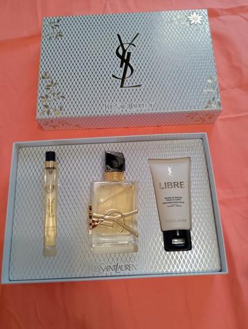 Yves saint laurent set  beschikbaar voor biedingen