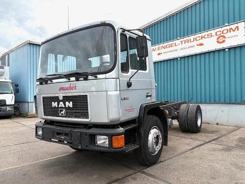 MAN 18 18.232 4x2 FULL STEEL CHASSIS (MANUAL GEARBOX / FULL, Auto's, Vrachtwagens, Te koop, Elektrische buitenspiegels, Radio