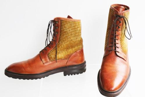 Rijgboot leer - stof van Carlos Santos in 8.5 = maat 42.5, Kleding | Heren, Schoenen, Zo goed als nieuw, Boots, Bruin, Ophalen of Verzenden