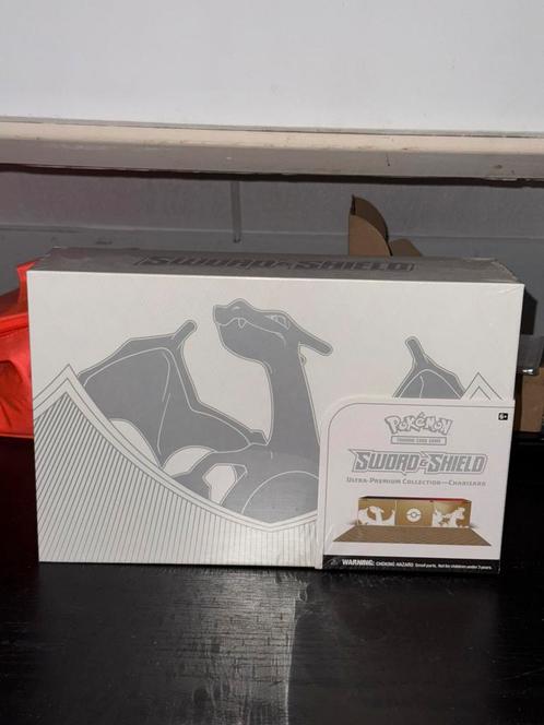 SWSH Charizard Ultra Premium Collection Box Sealed, Hobby en Vrije tijd, Verzamelkaartspellen | Pokémon, Ophalen