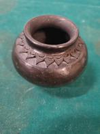 potje mini bewerkt aardewerk vintage, Ophalen of Verzenden