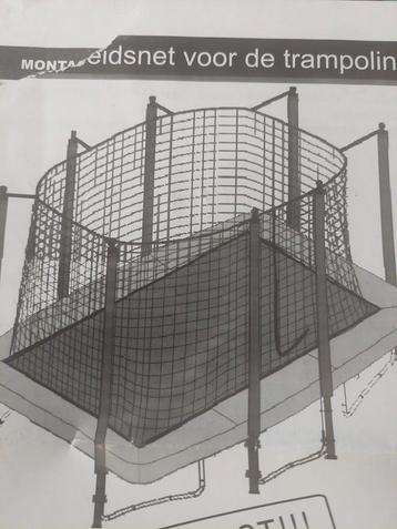 Veiligheidsnet en trapje trampoline  beschikbaar voor biedingen