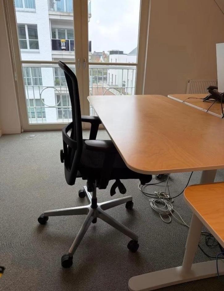 Verstelbaar bureau, Huis en Inrichting, Bureaus, Zo goed als nieuw, Bureau, In hoogte verstelbaar, Ophalen of Verzenden