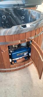 Hottub hybride (hout en elektrisch) 200 cm, 24 jets, 11 LED