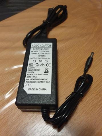 AC/DC Adapter 28V 3A beschikbaar voor biedingen