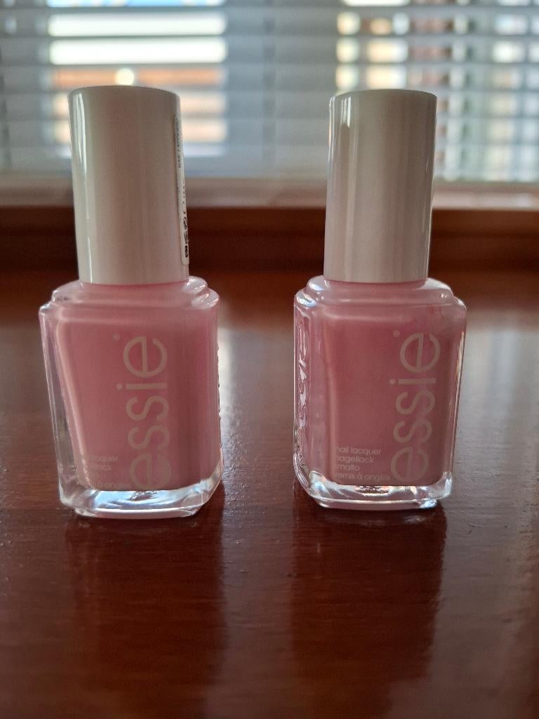 Essie nagellak Saved by the belle, Ophalen, Zo goed als nieuw, Handen en Nagels