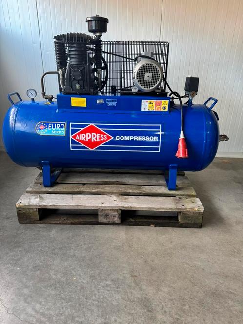Airpress compressor 15Bar 300L, Doe-het-zelf en Verbouw, Compressors, 100 liter of meer, Ophalen
