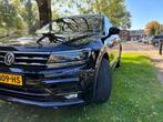 Volkswagen Tiguan 1.5 TSI 150pk 2021 Zwart, Auto's, Volkswagen, Euro 6, 4 cilinders, 7 stoelen, Zwart