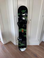Burton NUG Flying V Snowboard 146cm + Bindingen, Sport en Fitness, Snowboarden, Ophalen, Zo goed als nieuw, Board