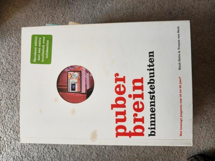 Yvonne van Sark - Puberbrein binnenstebuiten, Boeken, Wetenschap, Zo goed als nieuw, Sociale wetenschap, Ophalen of Verzenden