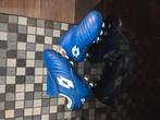 Lotto kinder voetbalschoenen, Sport en Fitness, Voetbal, Maat XS of kleiner, Ophalen of Verzenden, Zo goed als nieuw, Schoenen