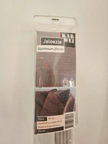 Jaloezie wit (201) Alumium 25mn ongebruikt  beschikbaar voor biedingen