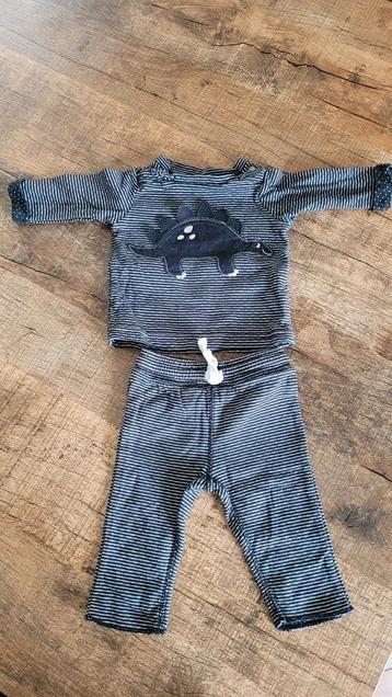 Setje babykleding (3M, maat 62) beschikbaar voor biedingen