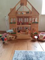 Houten poppenhuis met inboedel, Ophalen, Zo goed als nieuw, Poppenhuis