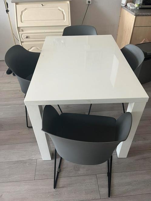 Te koop eethoek met 4 stoelen, Huis en Inrichting, Complete eetkamers, Zo goed als nieuw, Ophalen