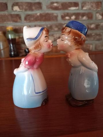 Vintage porseleinen keukenstelletje De Kus beschikbaar voor biedingen