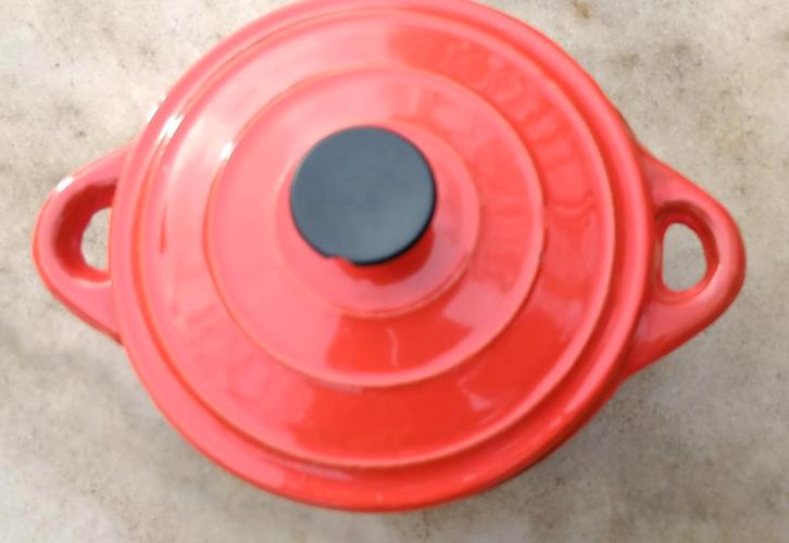 ​Gietijzeren mini stoofpotje NEW OLD STOCK (G323), Huis en Inrichting, Keuken | Potten en Pannen, Nieuw, Koekenpan of Braadpan