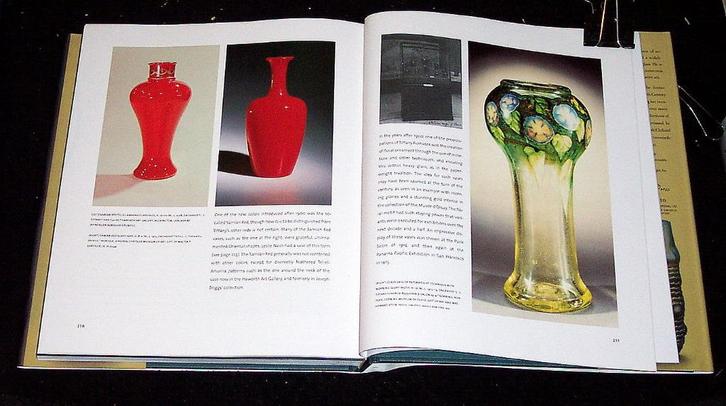 Tiffany ~ Behind the Scenes of Glassmaking ~ 2001, Antiek en Kunst, Antiek | Glas en Kristal, Verzenden