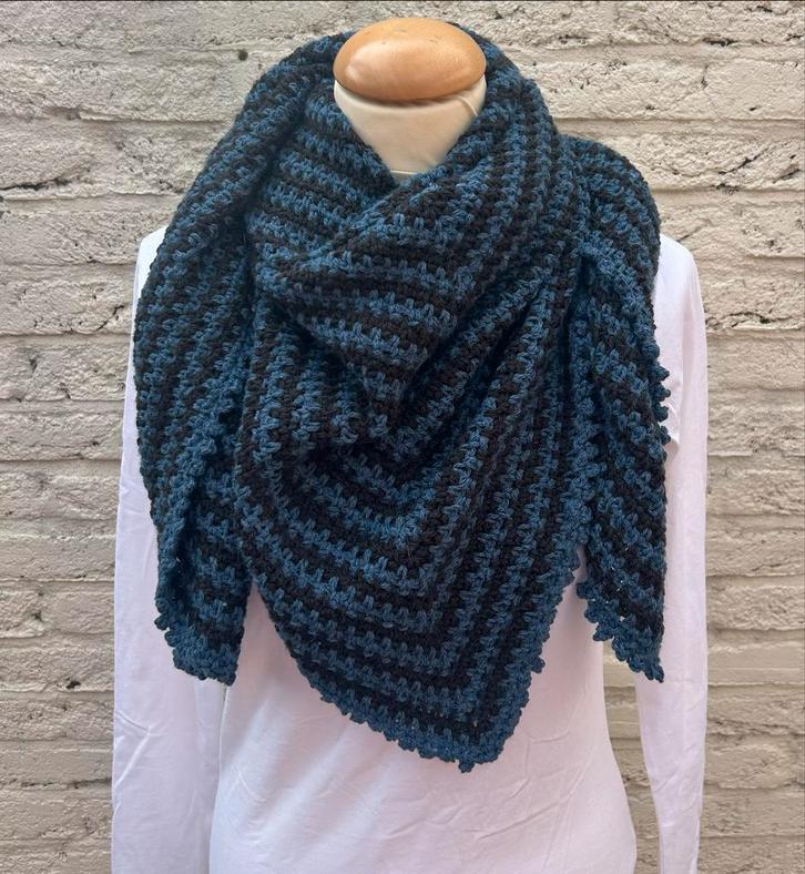 Handgemaakte Gehaakte Sjaal - 137x73cm, Hobby en Vrije tijd, Breien en Haken, Nieuw, Haken, Overige typen, Verzenden