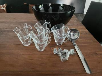 Bowl-set met 8 glazen! beschikbaar voor biedingen