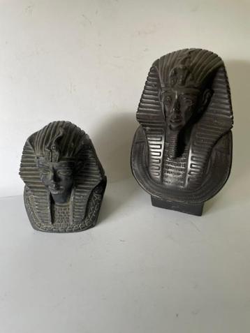 2 vintage zwarte stenen beeldjes Farao Toetanchamon. Egypte beschikbaar voor biedingen