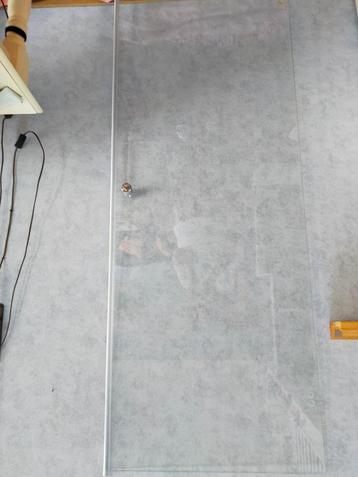 Douche deur glas beschikbaar voor biedingen