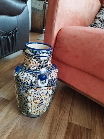 Grote Gemarkeerde Chinese Vaas beschikbaar voor biedingen