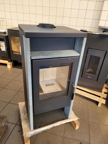 Speksteen kachel voor €925,00 normaal €1500,00 nieuw beschikbaar voor biedingen