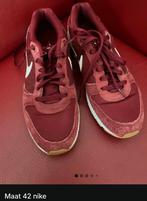 Nike Sneakers Rood Maat 42, Ophalen of Verzenden, Gedragen, Rood, Sneakers of Gympen