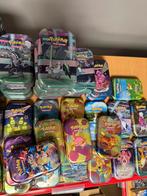 Pokemon tins, UPC’s en etb’s leeg of naar wens gevuld, Ophalen of Verzenden, Zo goed als nieuw, Meerdere kaarten