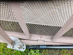 Verstelbare bedbodem met gasveer