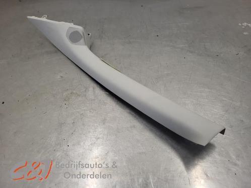 Stijl links-voor van een Renault Trafic (OYKPN), Auto-onderdelen, Carrosserie en Plaatwerk, Renault, Gebruikt, 3 maanden garantie