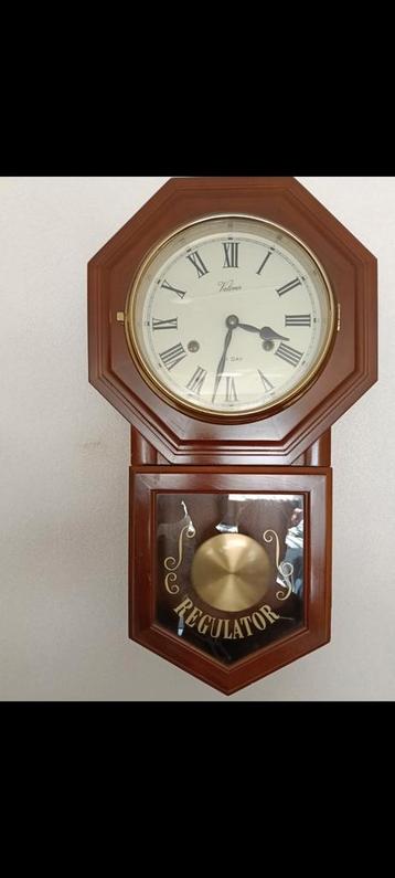 Brocante klok, vintage klok beschikbaar voor biedingen