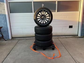 Mercedes  A. B. C.LA.  A.M.G.  Winterset.  225 - 45 - 18. beschikbaar voor biedingen