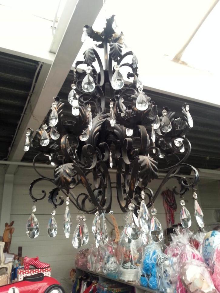 Zwarte barok kandelaar met kristallen, Antiek en Kunst, Antiek | Kandelaars, Koper of Brons, Ophalen of Verzenden