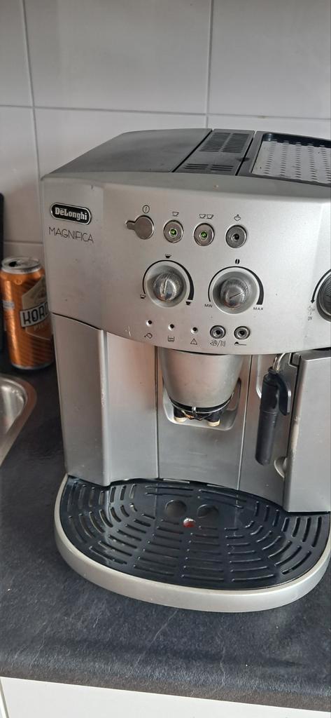 delonghi magnifica esam 4200 volautomaat, Witgoed en Apparatuur, Koffiezetapparaten, Gebruikt, Espresso apparaat, Stoompijpje
